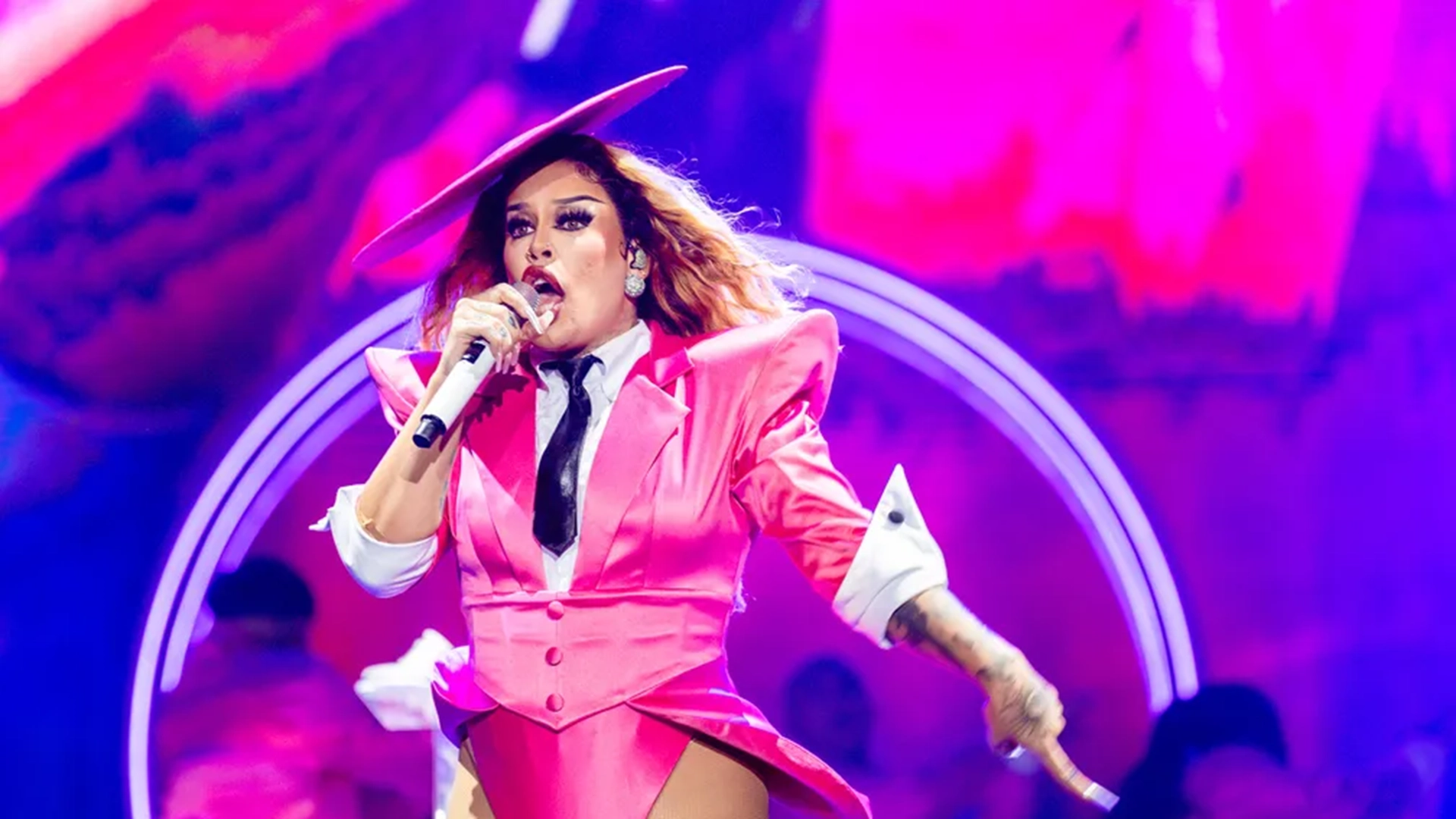 Agora no palco The One do The Town: Gloria Groove