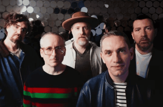 Hot Chip compartilha os remixes de “Ready For The Floor”