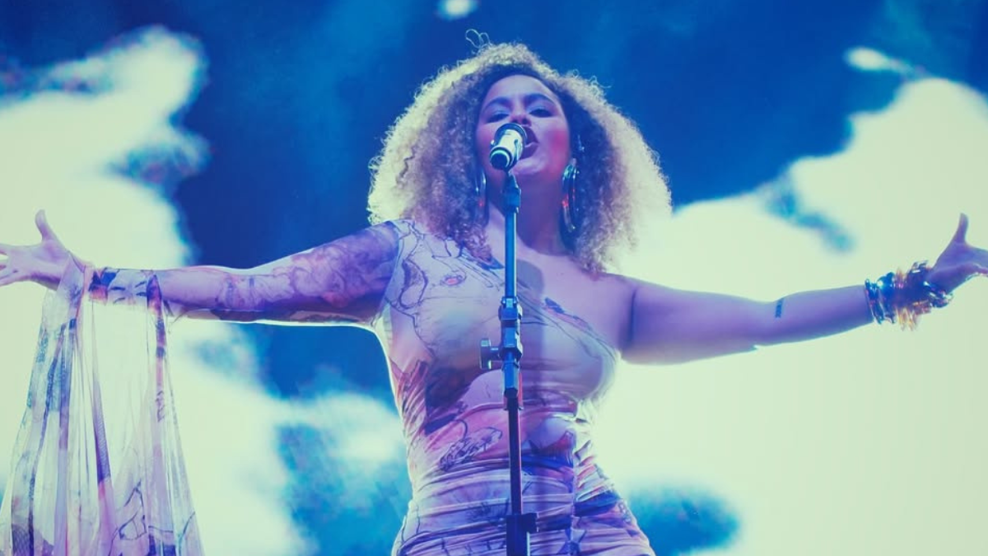 Agora no palco Factory do The Town: Rachel Reis