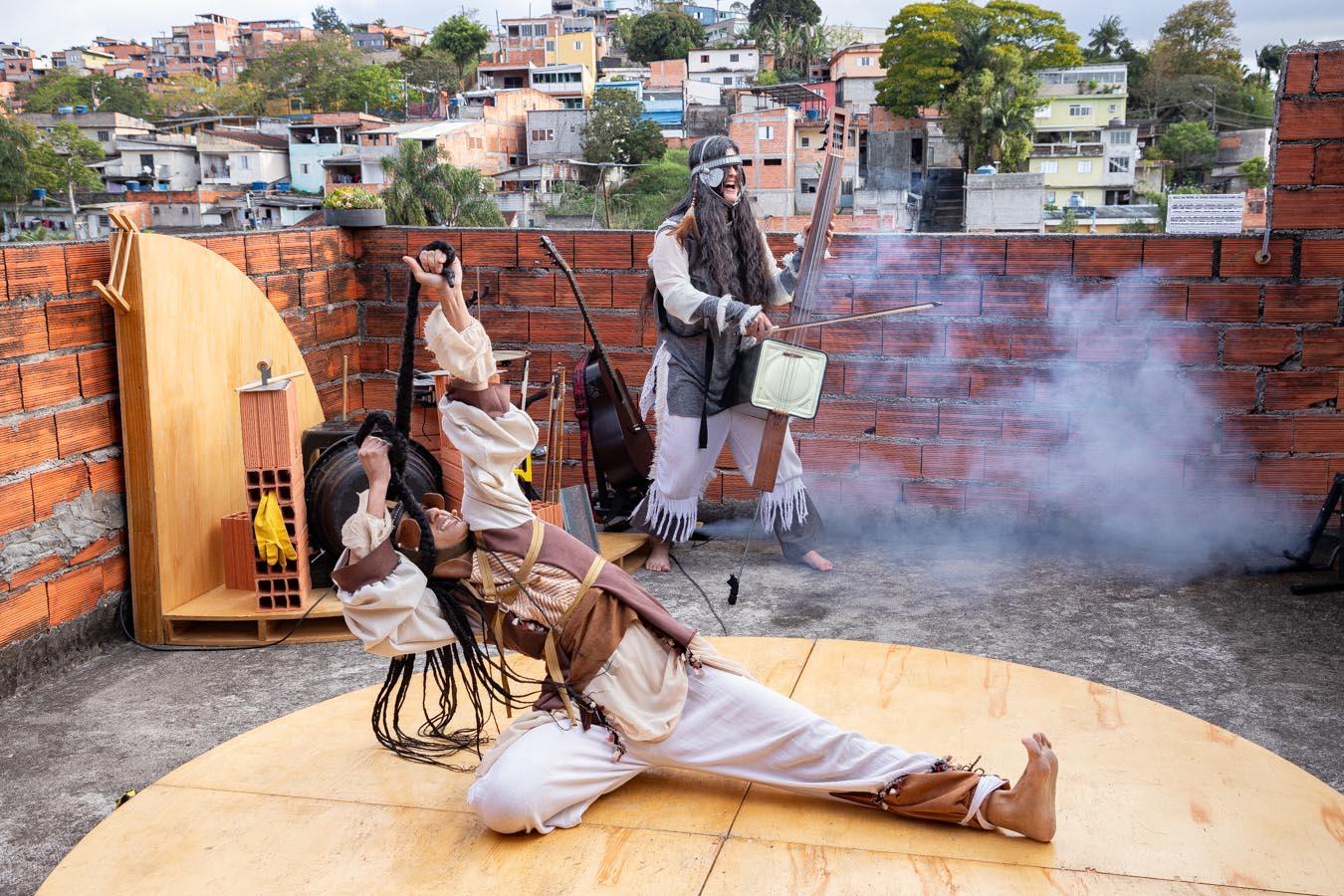 PARELHA - Um oIhar sobre a realidade em outubro