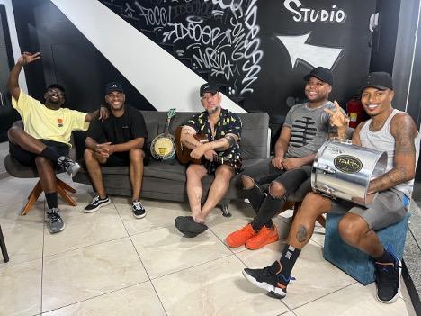 Grupo Nossa Onda volta ao estúdio e prepara novo lançamento