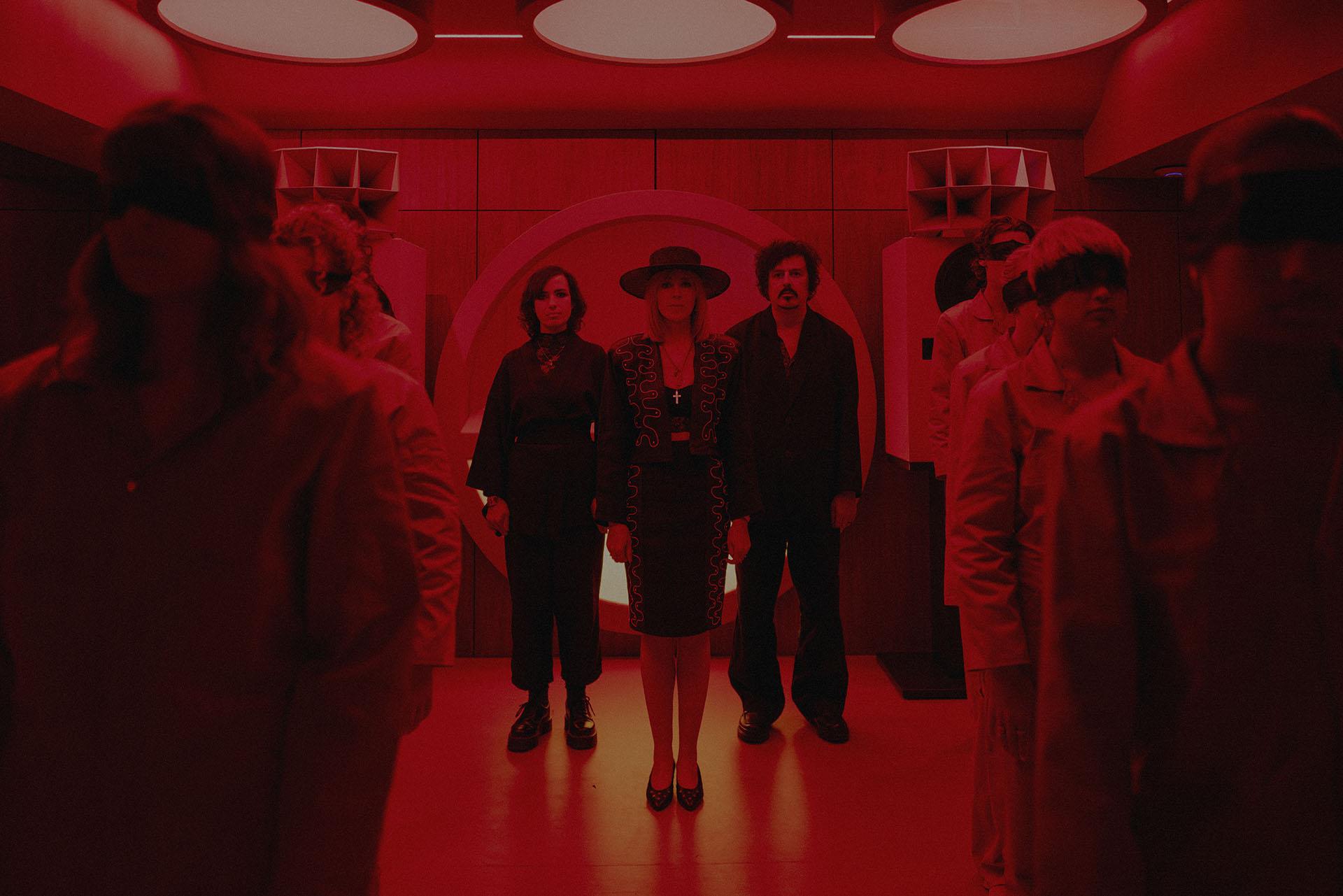 Ladytron, retorna com novo single e vídeo "I Believe In You"