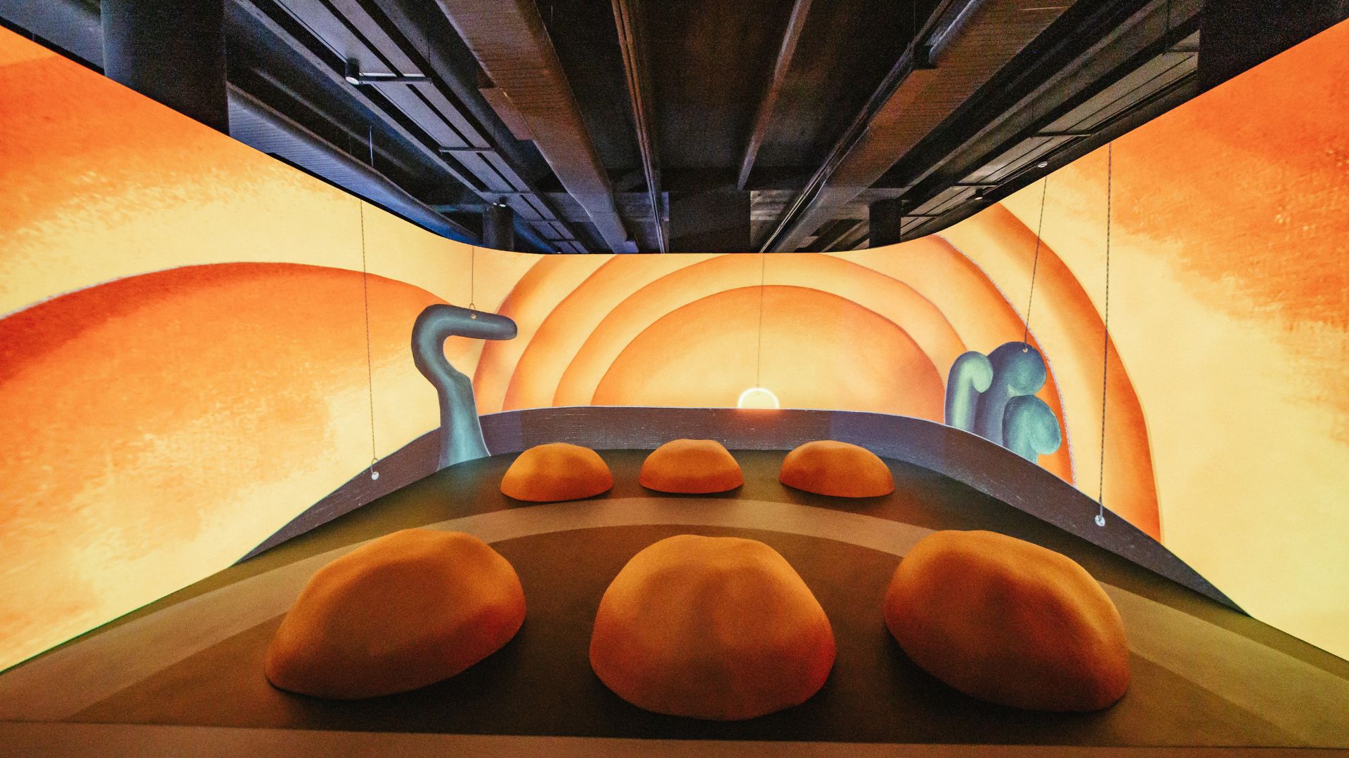 Ambiente da exposição imersiva "O Brasil de Tarsila", que celebra 140 anos do nascimento da pintora Tarsila do Amaral, no Nubank Arte Lab, no Conjunto Nacional, em São Paulo | Divulgação