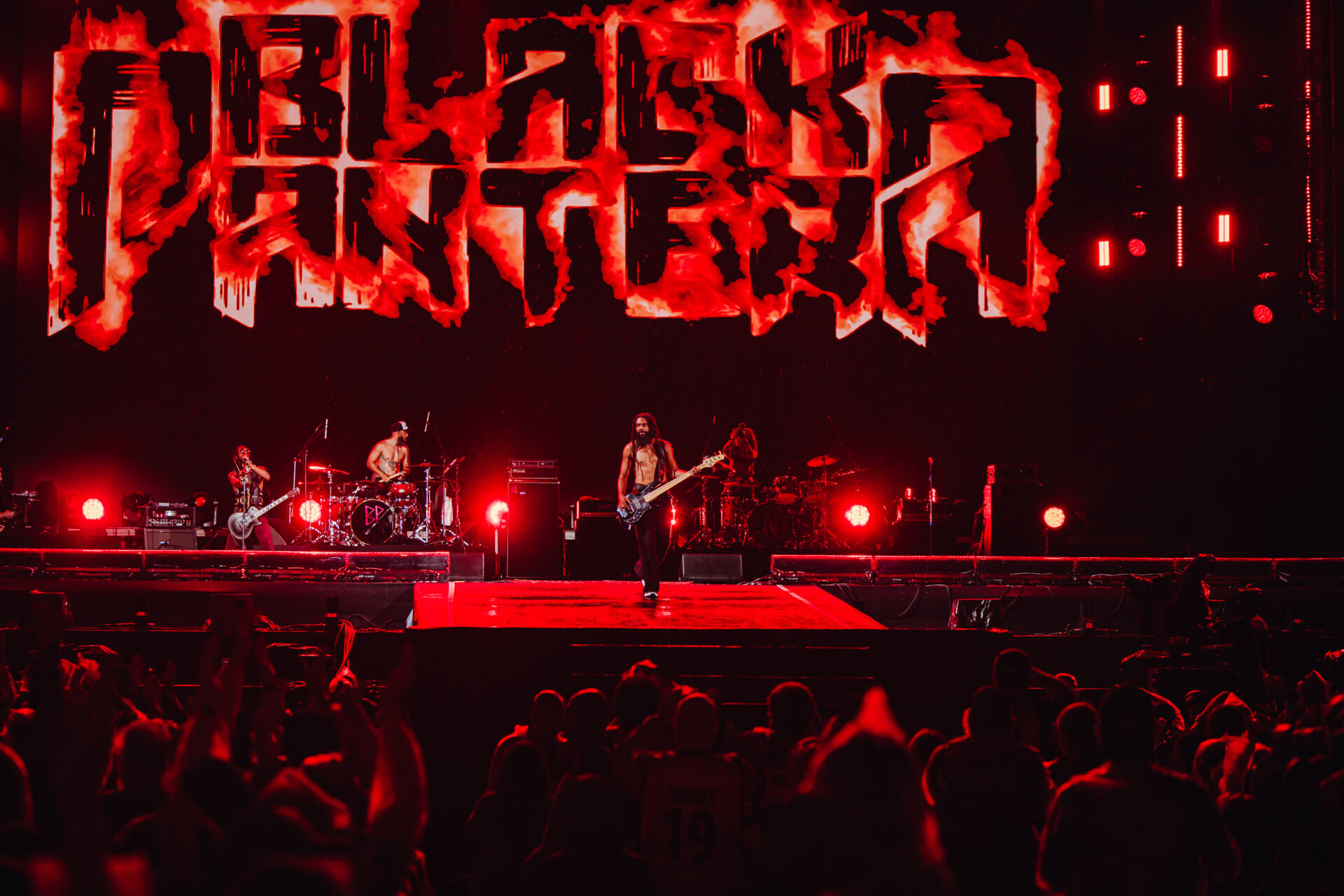 Black Pantera no palco Sunset / @shourico
