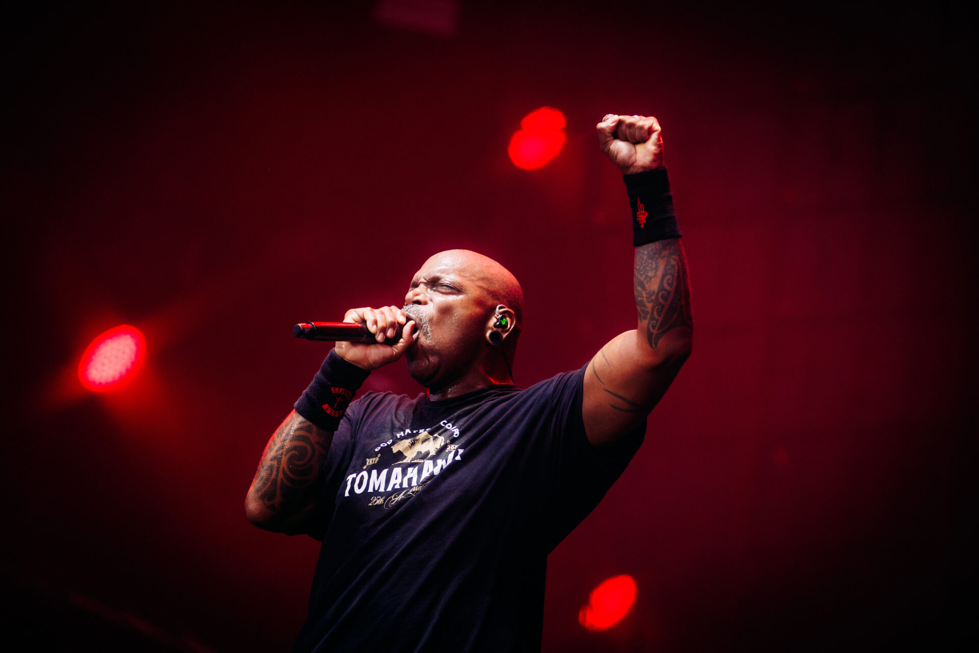 Derrick Green no palco do Rock in Rio / @vansbumbeersfoto