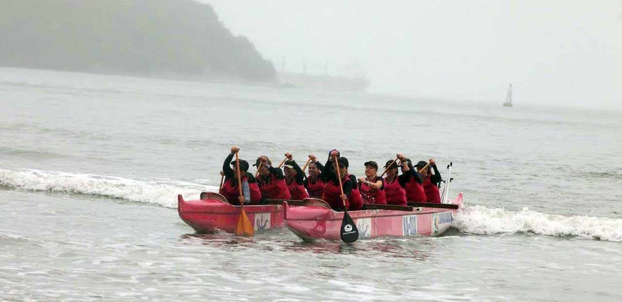 Mulheres na canoa havaiana / Divulgação