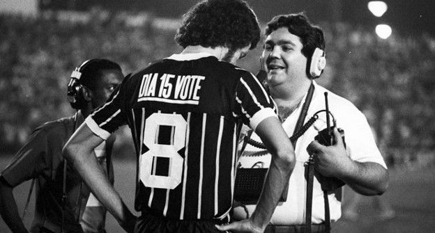 Sócrates é entrevistado por Fausto Silva em jogo do timão